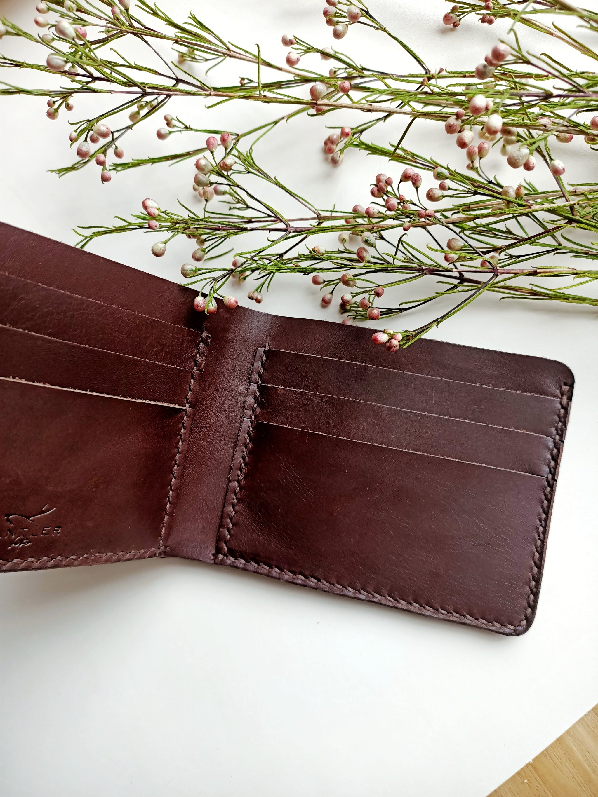 Slim Bi-Fold Wallet l Dark Brown
