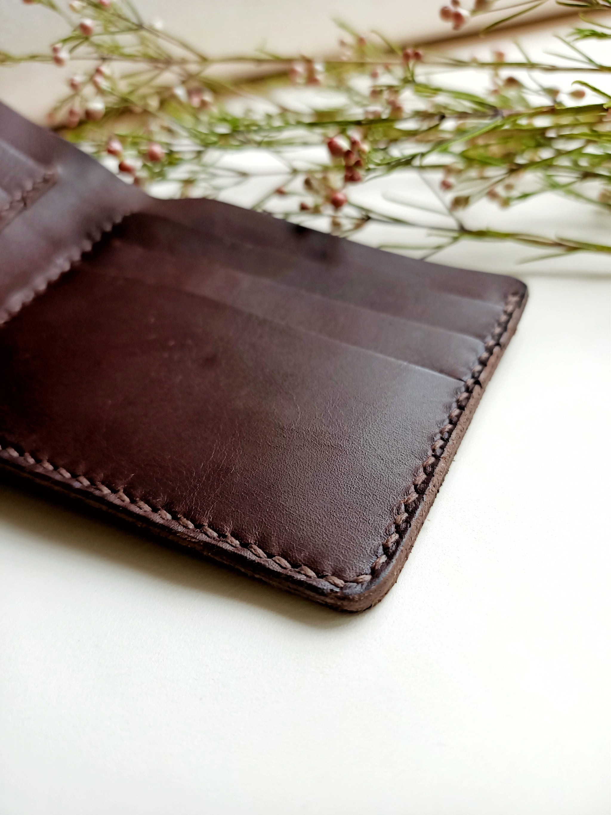 Slim Bi-Fold Wallet l Dark Brown