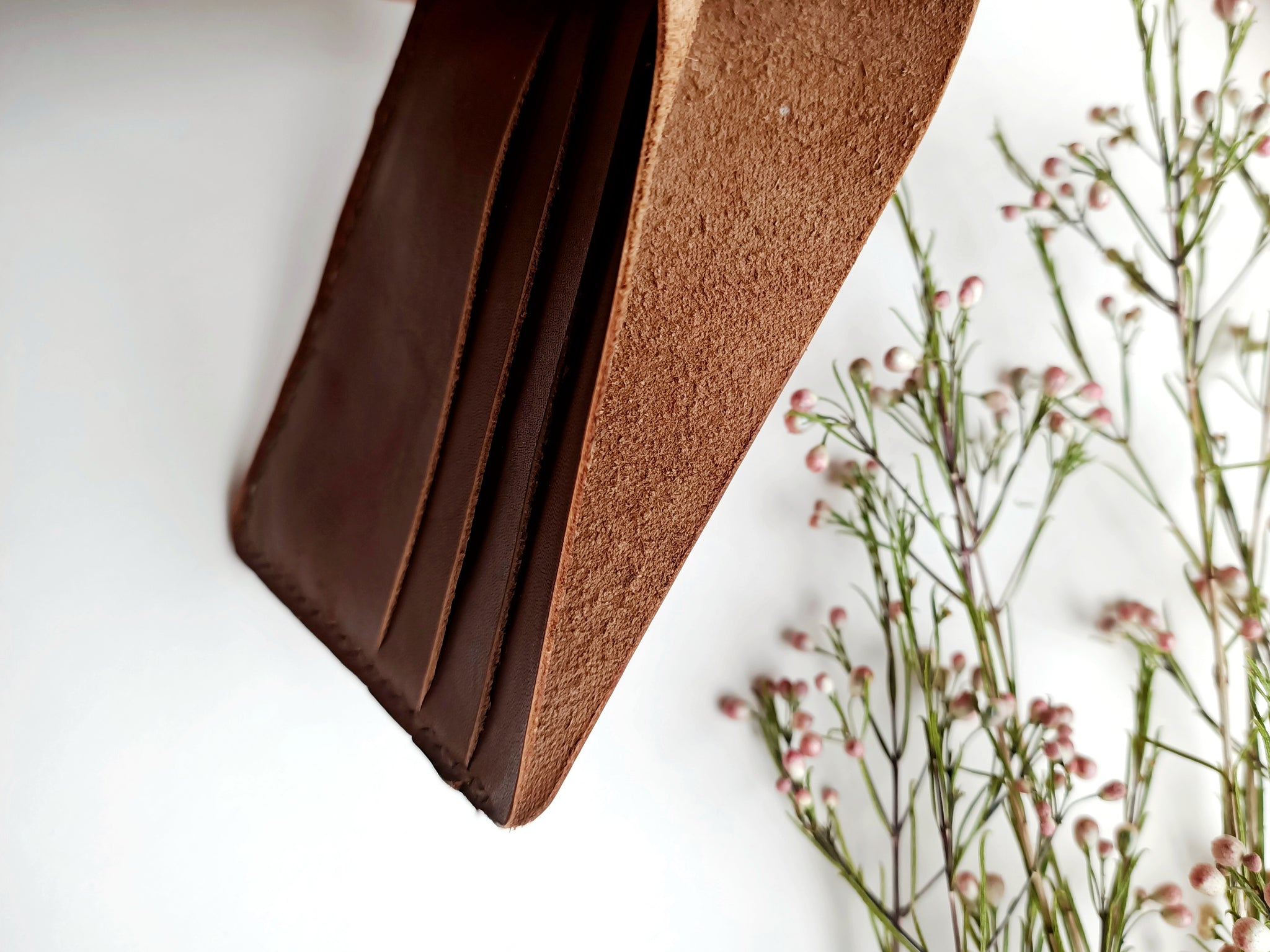 Slim Bi-Fold Wallet l Light Brown