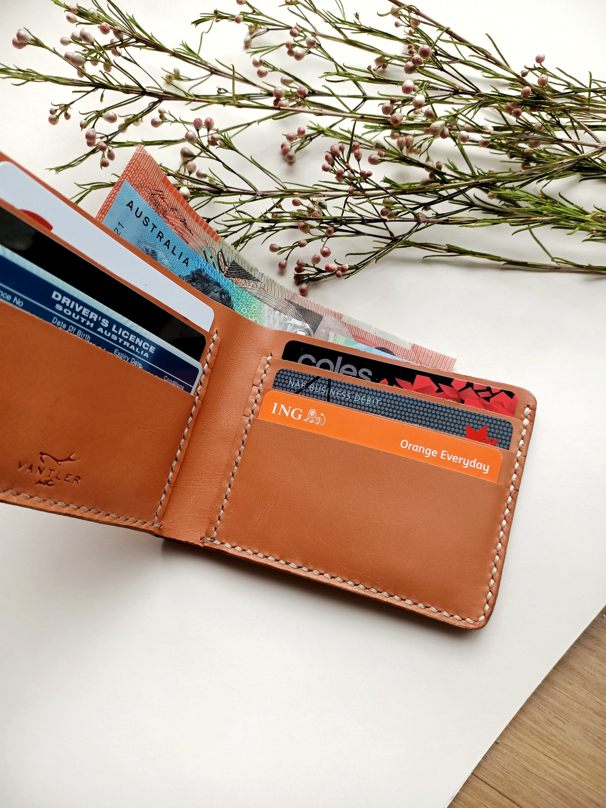Slim Bi-Fold Wallet l Light Brown